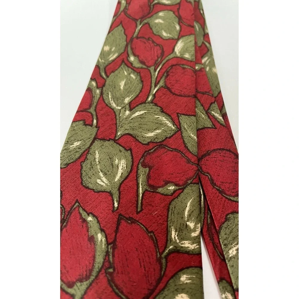 Silk‎ Men's Tie Necktie Preferred Stock Red Green Black Vine Leaves Accessory